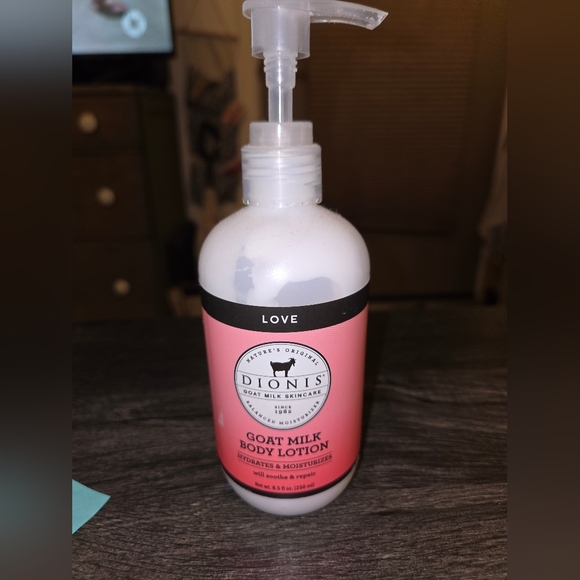 * Dionis Goat Milk lotion in Love scent - Picture 1 of 4